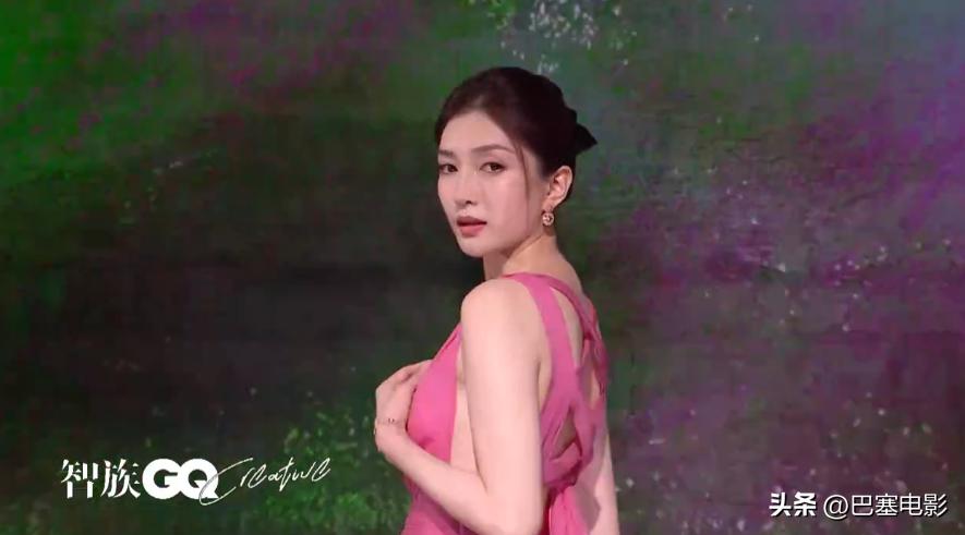 杨颖李沁look,杨幂baby李沁同时驾驭紫色