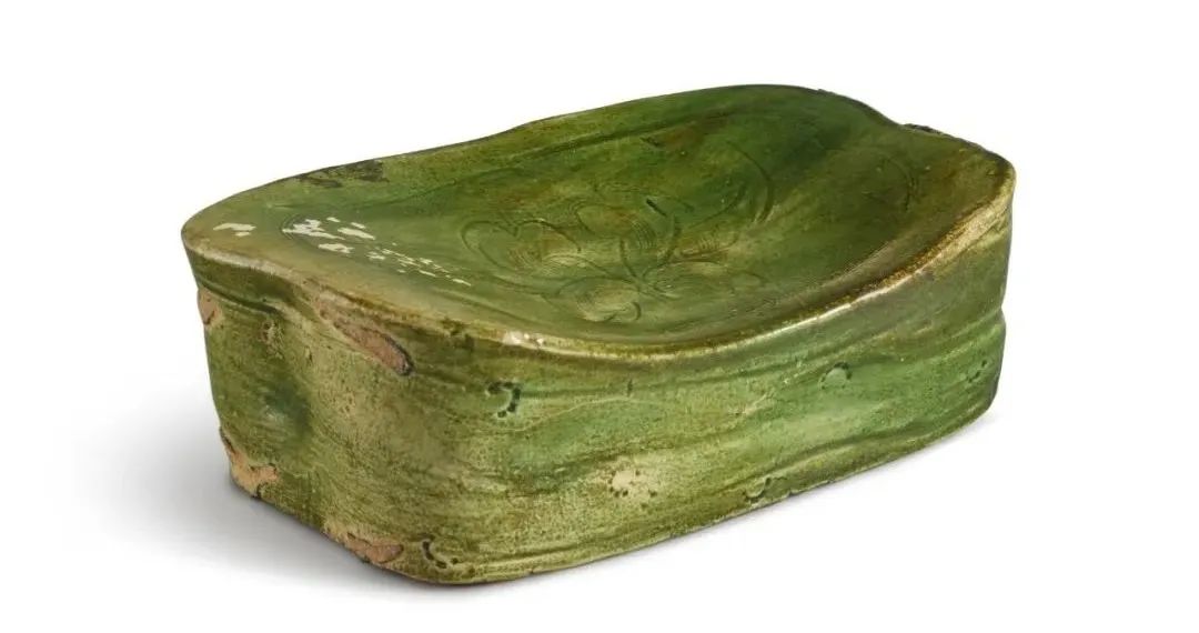 苏富比拍卖镂空八棱瓶,苏富比粉彩九桃纹天球瓶