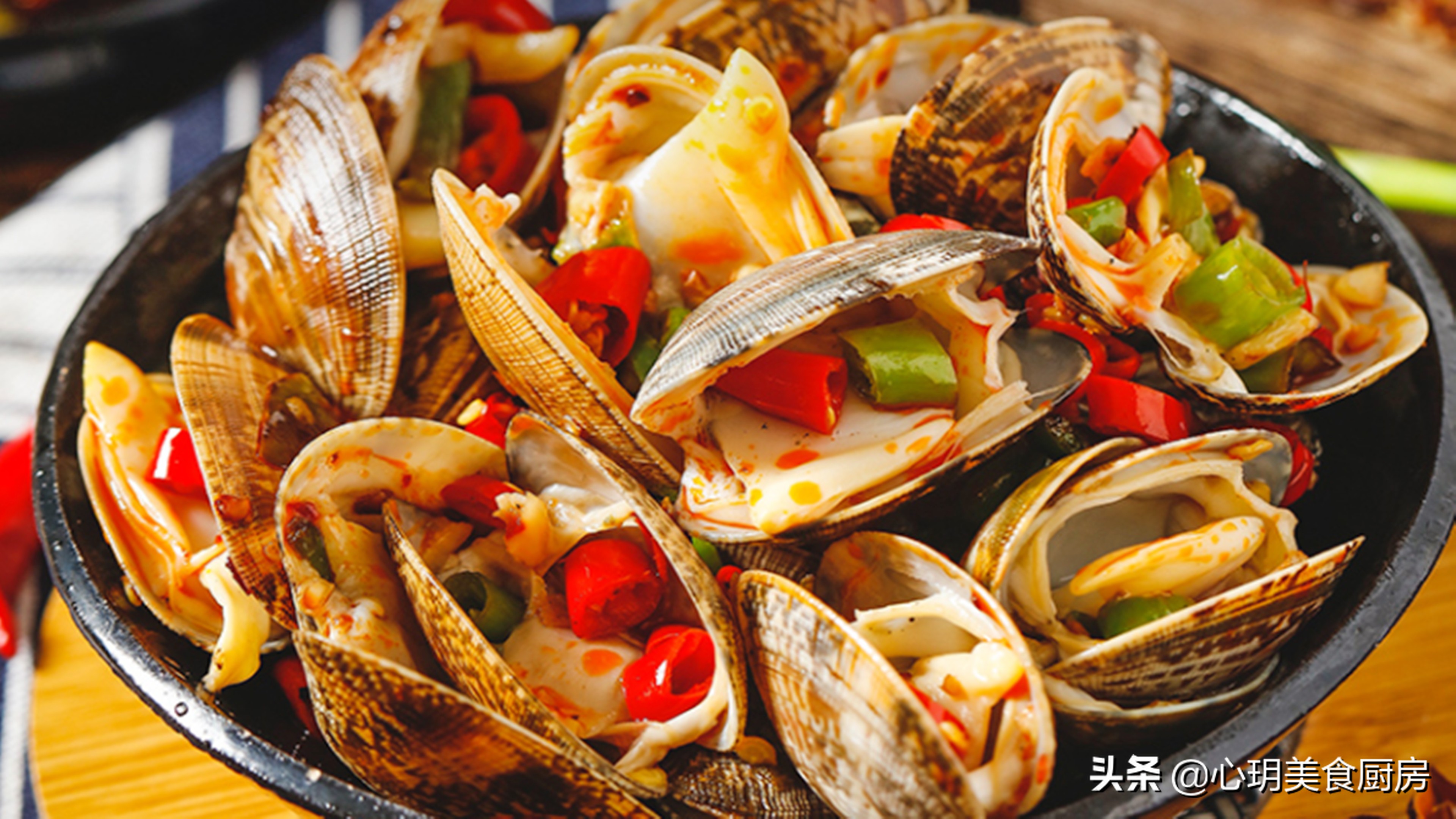 文蛤和花蛤可以一起炒着吃吗,文蛤和花蛤的区别吃起来一样吗