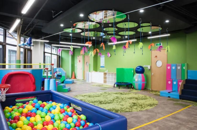 早教机构关店不肯退费,早教关店退款等30年