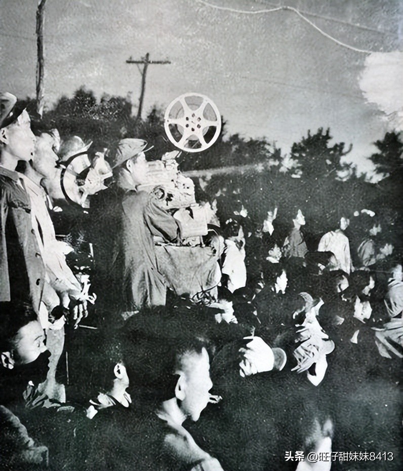 70年代老照片历历在目,七十年代的露天电影是什么样子