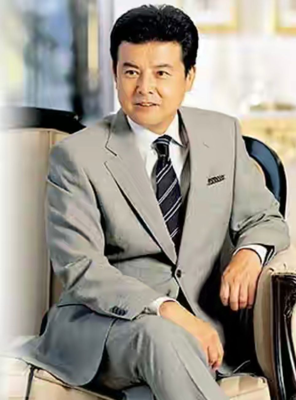 三浦友和穿风衣的样子帅不帅,三浦友和穿夹克外套