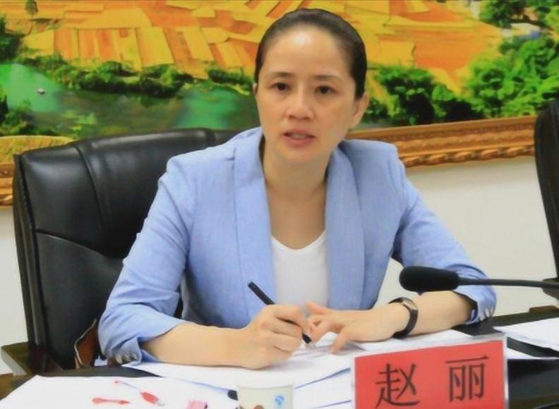 广西“女色虎”赵丽：强迫司机发生关系6年，疯狂敛财1344万