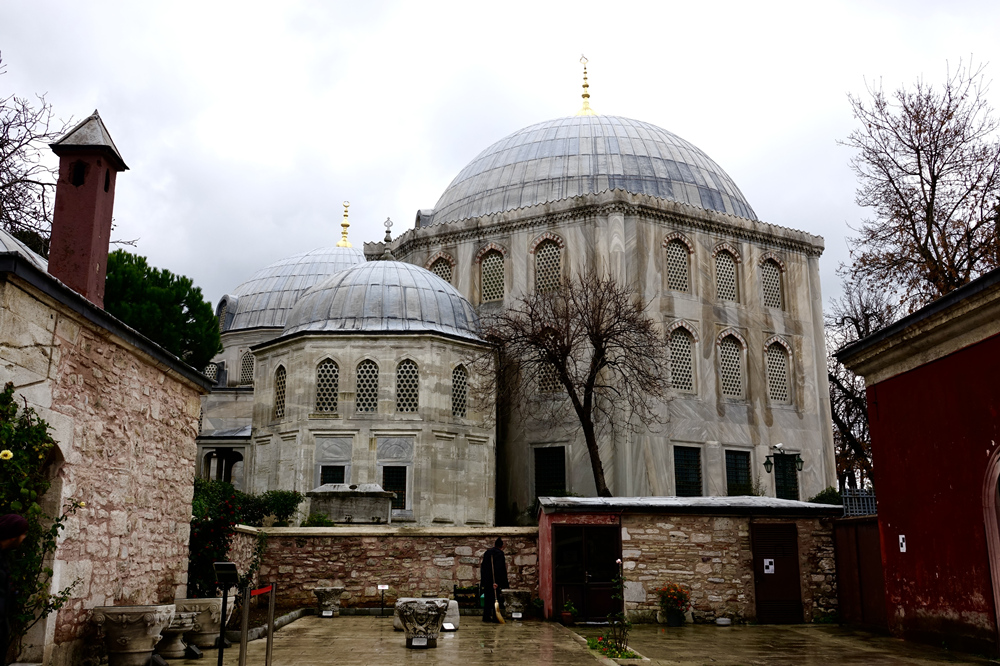 百年历史的索菲亚教堂,世界上的三座圣索菲亚大教堂