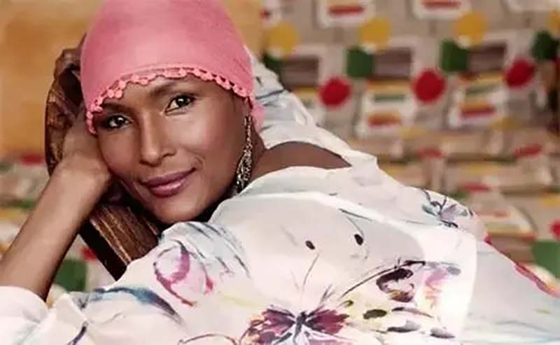 沙漠之花华莉丝·迪里：4岁遭性侵，5岁被割生殖器，却成顶级超模