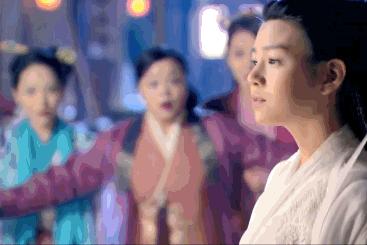 前脚吹“绝色美人”，后脚就被配角狠狠艳压，这些女明星图啥啊