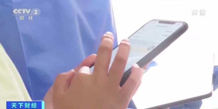 银行卡莫名多了几百元钱怎么报警,女子卡上突然多了十万元