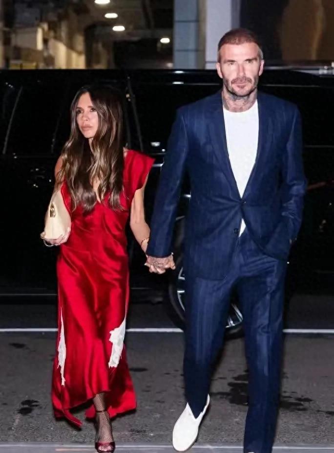 你看你看贝嫂的脸偷偷在改变！曾经的辣妹整容之后变成了现在这样