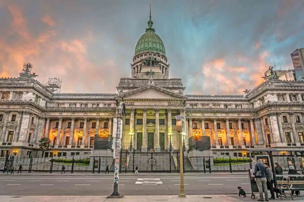 审判革命者——简析1971-1973年阿根廷司法部刑事*压镇**和特别法庭