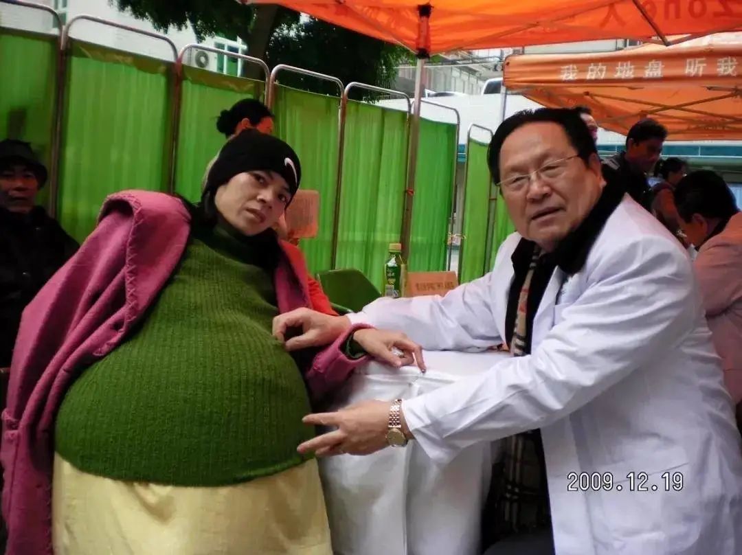 怀孕初期卵巢肿瘤,有什么民间草药可以治卵巢癌