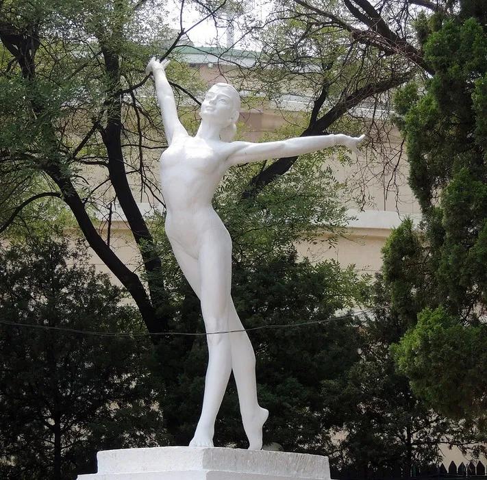 北京体育场雕塑工作室,北京工人体育馆门口雕塑原型