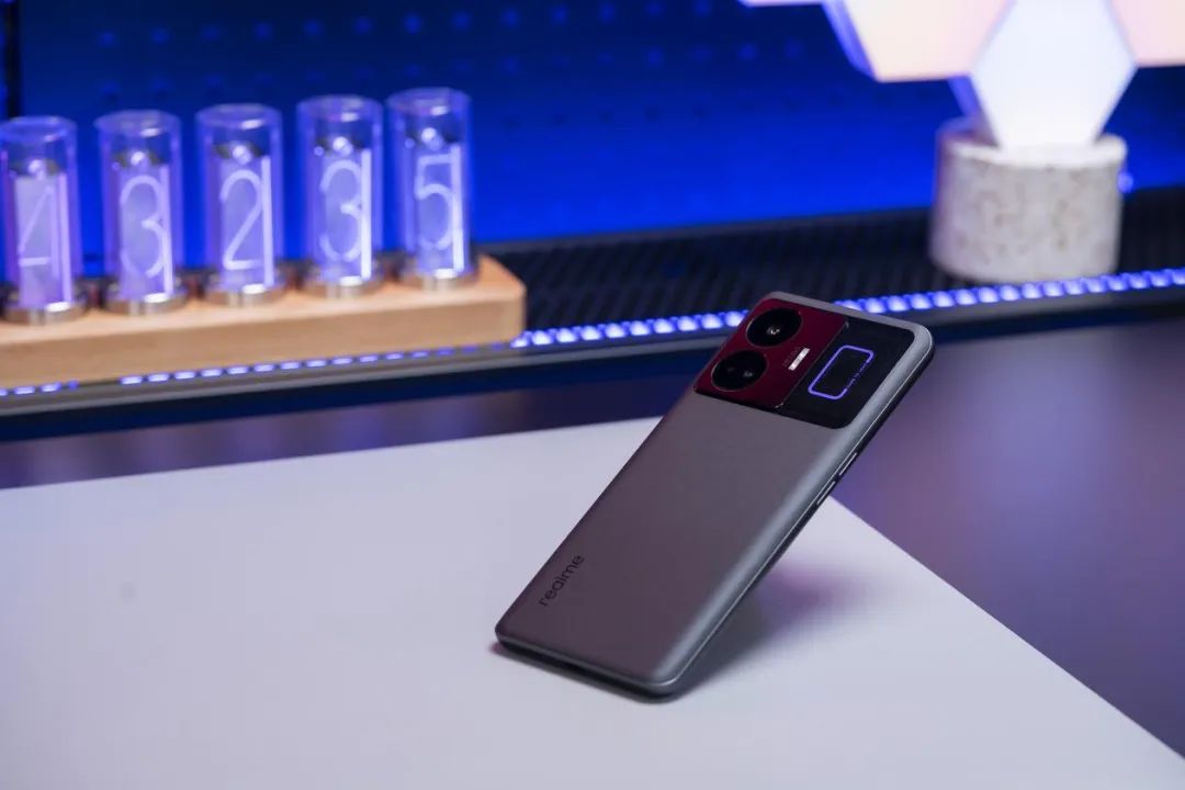 1tb手机高颜值性价比高推荐,性价比高价格低的8+256手机