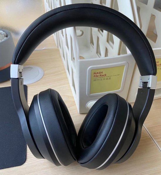 降噪耳机和隔音耳罩哪个好,像降噪耳塞式的耳机