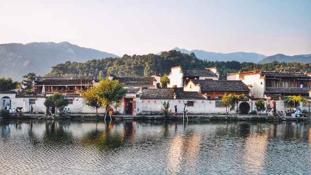 旅游不就是挣外人的钱,旅游就是不花钱