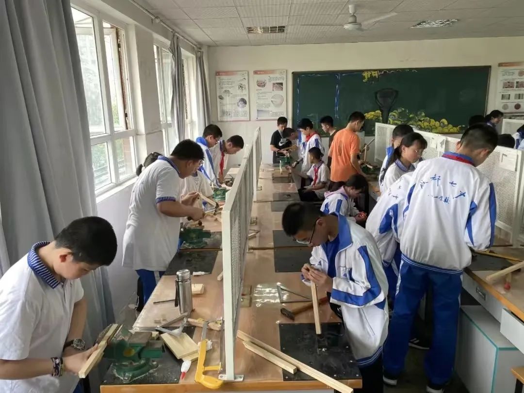 成都市金牛区成都七中八一学校,成都金牛区七中八一高中