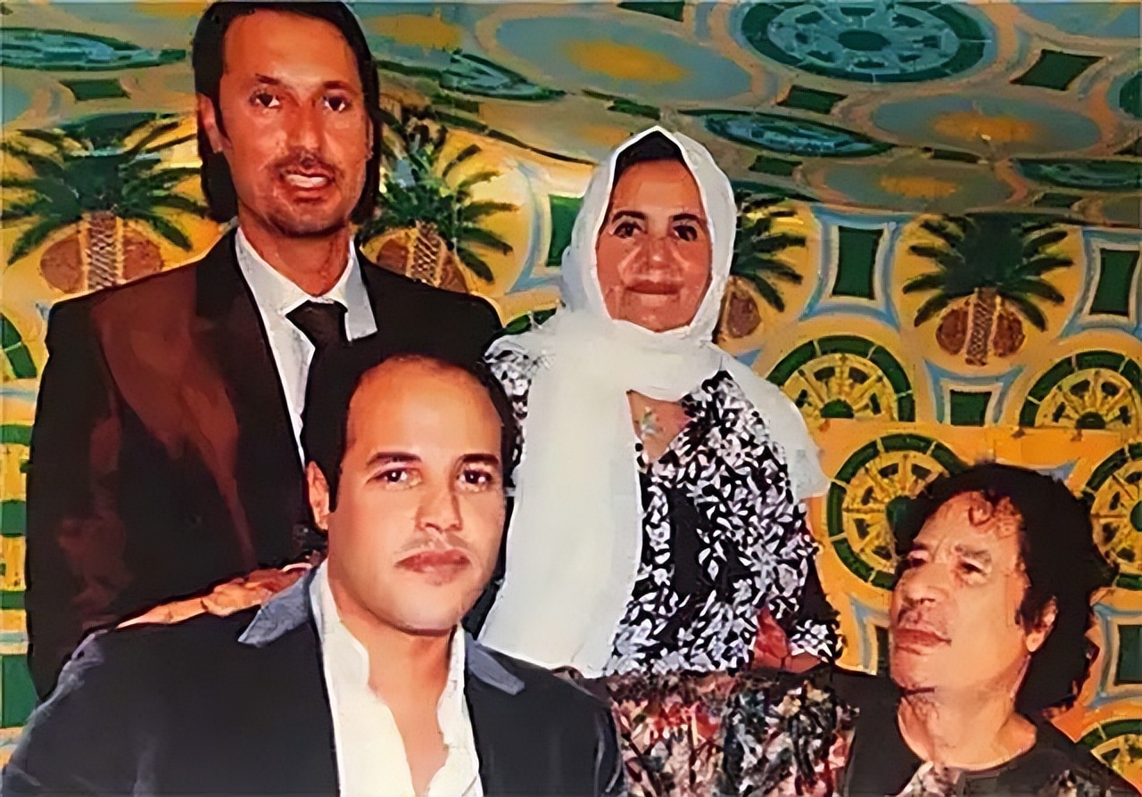 舞女曝光与卡扎菲三儿子情史：睡在一张床只接吻，其它什么也不做