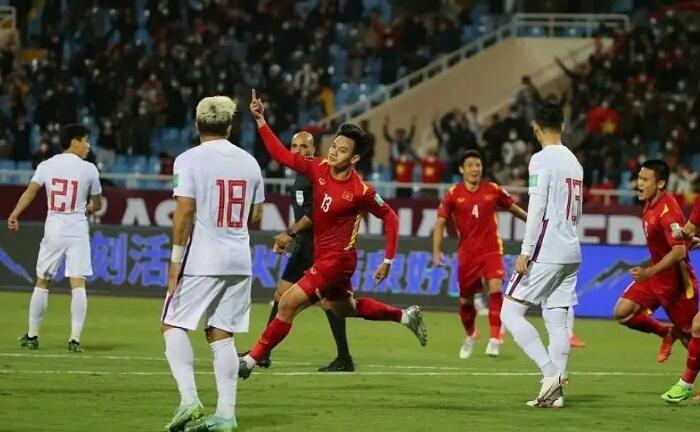中国男足1:3完败于越南,中国男足1-3不敌韩国