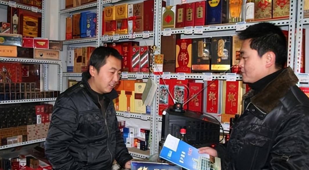 老板买酒要注意什么细节,买酒老板问你送人还是自己喝