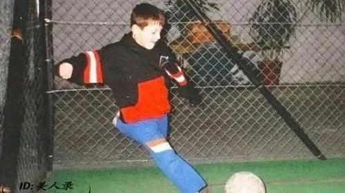 从侏儒到球王的小说,从侏儒症患者到世界球王的电影