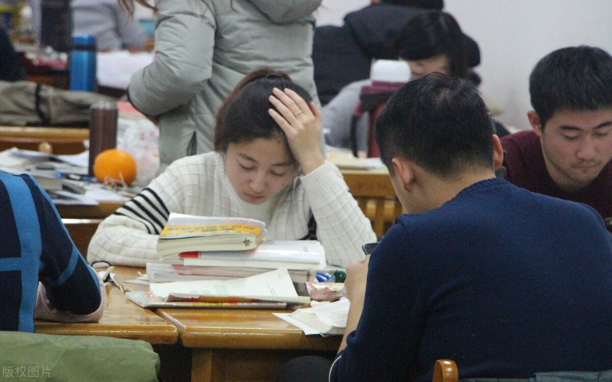 考研太难了,考研初试成绩出来后怎么发邮件