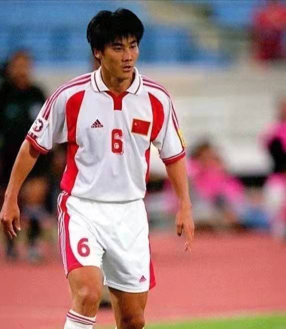 李明把张效瑞铲伤被米卢放弃,02年世界杯米卢为什么弃用李明