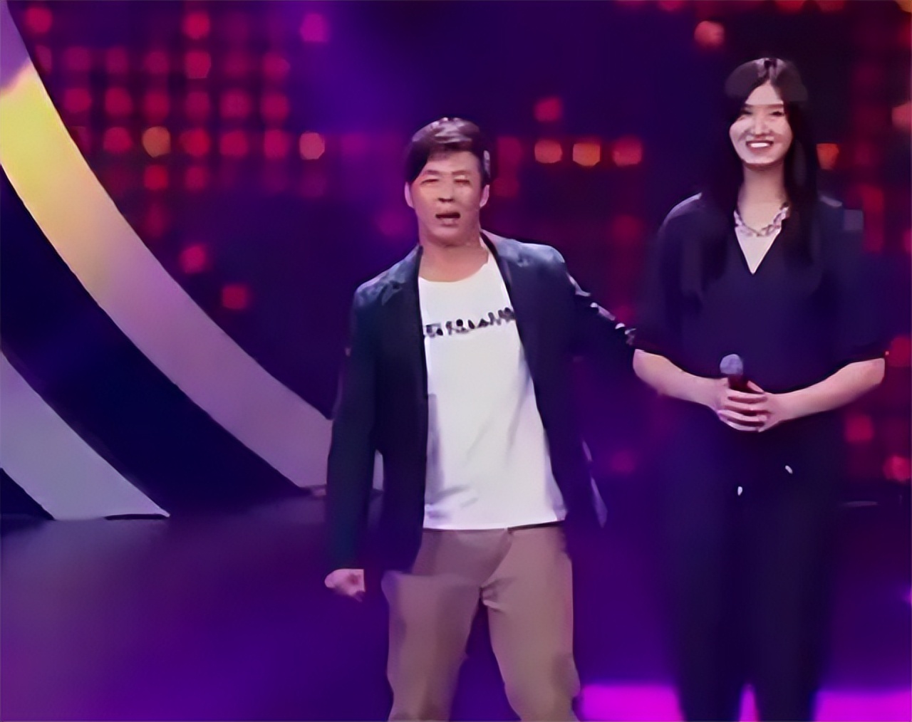 农村小伙娶1.97米女篮巨人梁天云,女篮运动员梁天云的抖音号