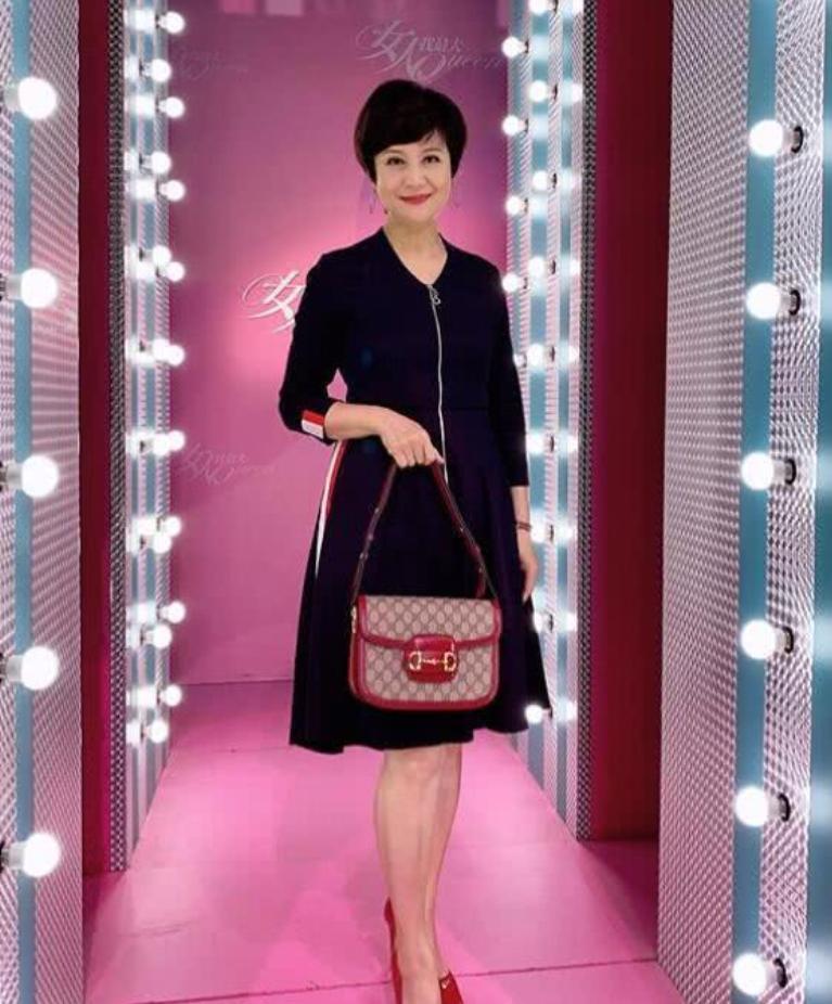 巩汉林足球签名赝品事件,巩汉林足球赝品