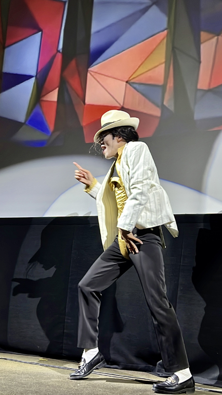 杰克逊模仿者王杰真面目,模仿者王杰克逊演唱会视频