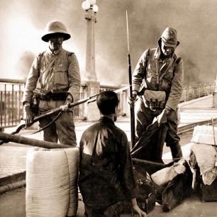 老照片还原日军暴行图片,侵华日军老相片曝光