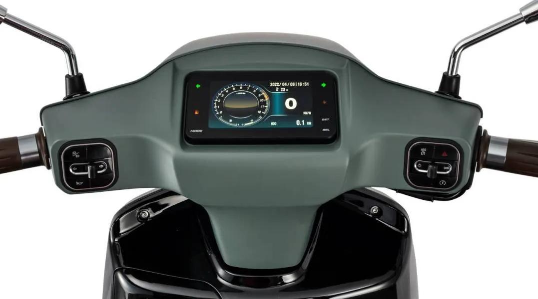 株洲南方雅马哈踏板,株洲南方150复古踏板车