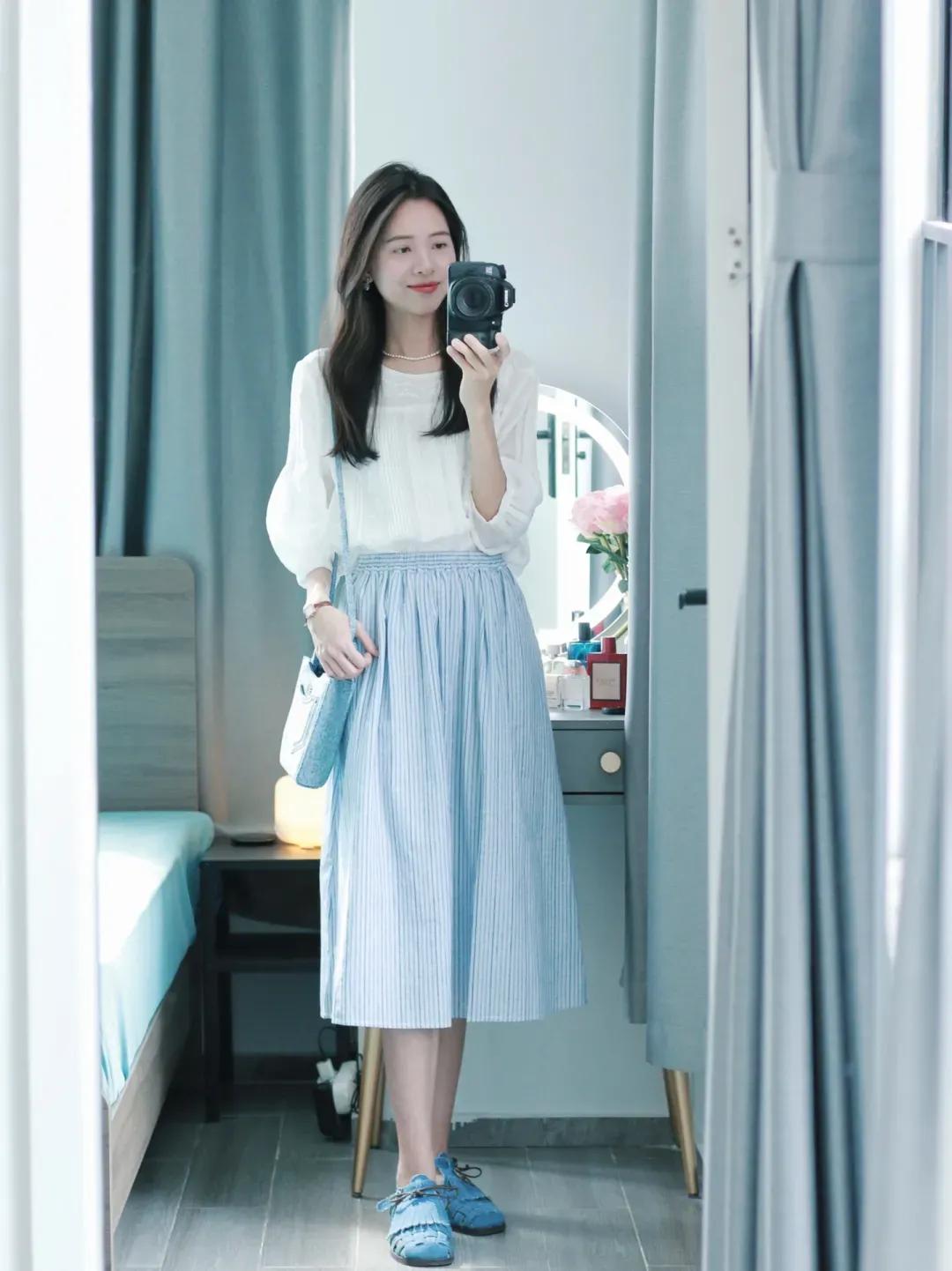 “裙子”这么穿真惊艳！不上膝、不花哨、要收腰，高级优雅又减龄