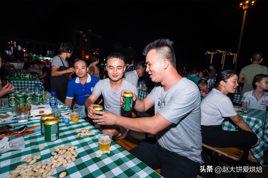 5瓶啤酒相当于多少白酒度数,一罐330ml啤酒酒精度2.5算酒驾吗