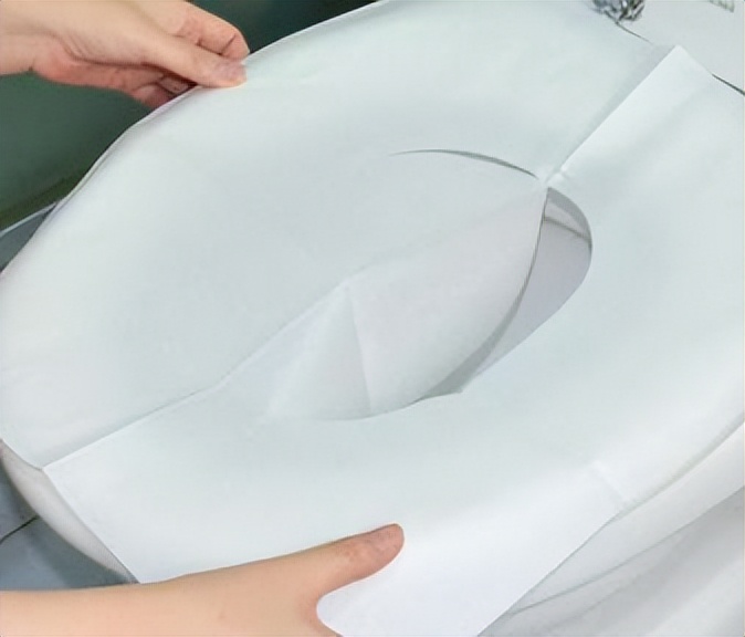 女性嫌马桶脏半蹲上厕所有危害吗,公厕蹲便器溅水会传染病吗