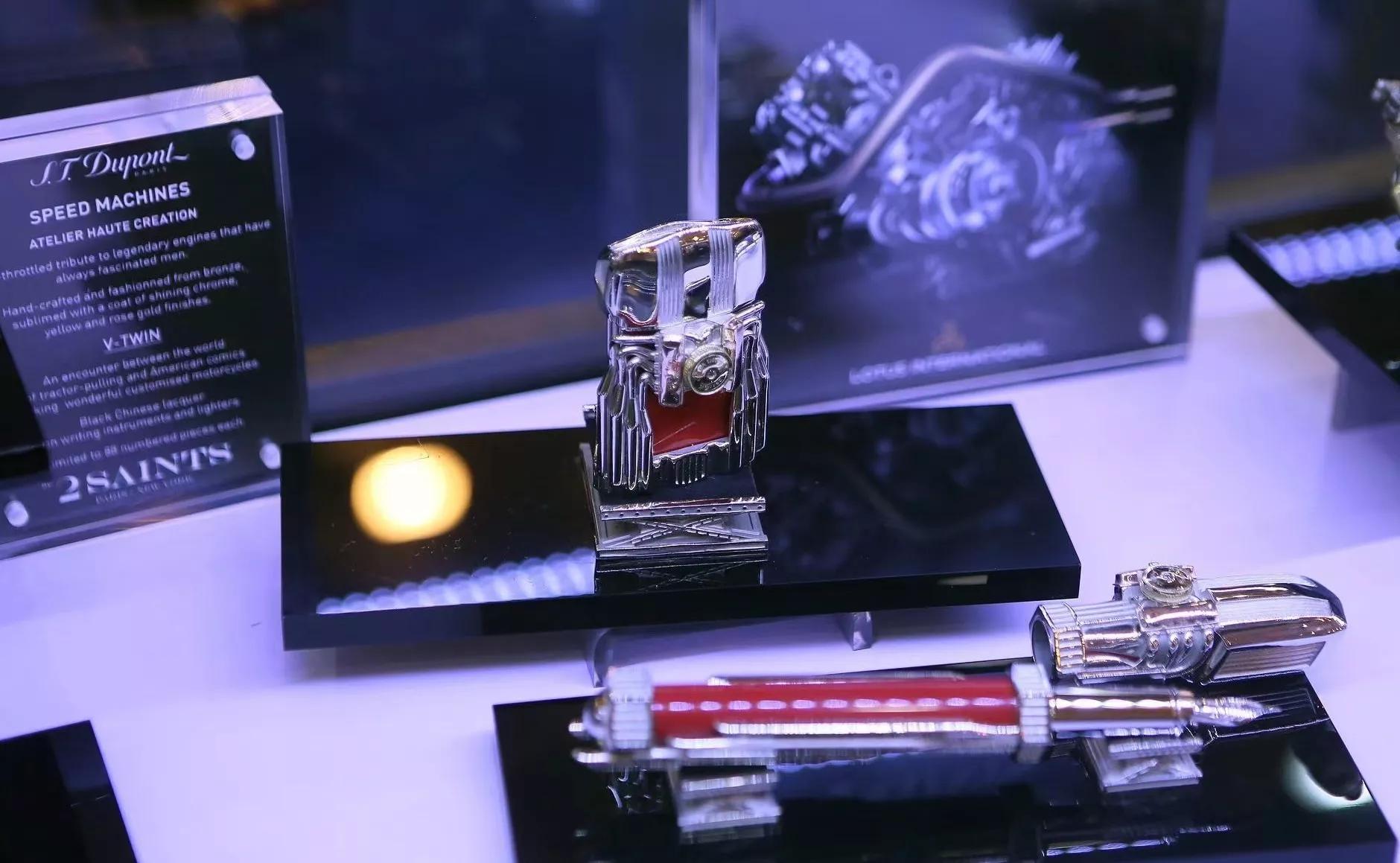 2015年都彭高定速度系列SpeedMachine打火机机械带来的视觉盛宴