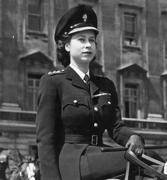 英国为什么会成为两个世界领头羊,英国失去世界霸主地位后的影响