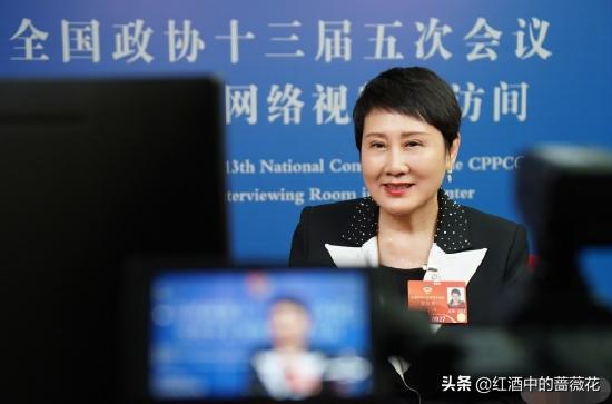 抗疫英雄捐赠100万,捐款捐物献爱心众志成城抗疫情