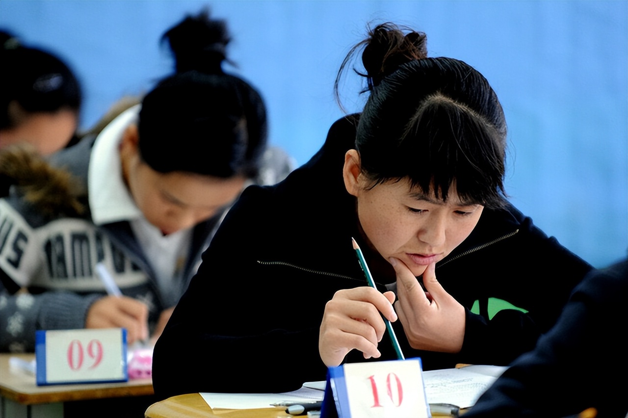 摄影专业考公务员最吃香的专业,并非什么专业都适合考公务员