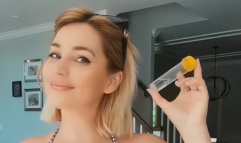 卖屁的女网红现在改卖胸部的汗了，一天能赚3万块