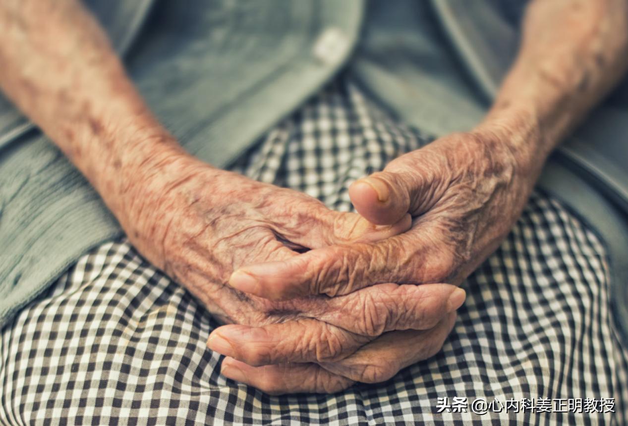 老年斑是只有老年人才会有的吗,老年人长老年斑对身体有影响吗