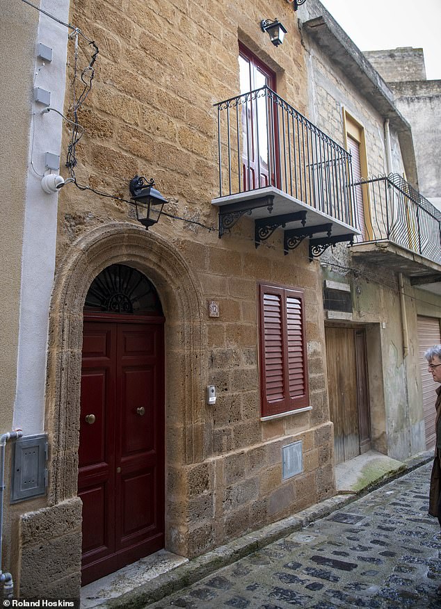 意大利小镇出售房屋仅需1欧元,意大利小镇房子多少钱