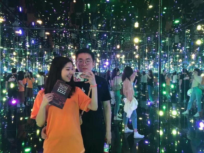 95后男子辞职创业轻松月入2万,90后边上班边创业月入5万