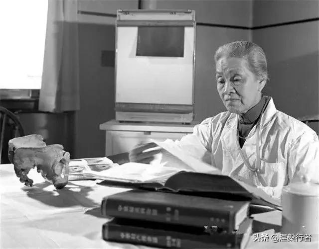 被誉为“万婴之母”，开创我国妇产科学事业，她是掉落人间的天使