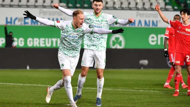 五大联赛不败金身还剩5支球队,历年五大联赛赛季丢球最少的球队