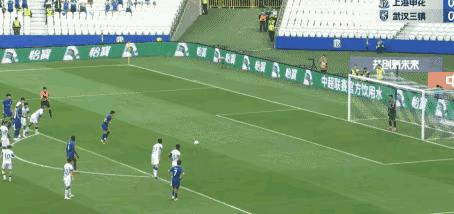 1:1，中超鼎峰战，申花7轮不败，排在榜首，三镇遭遇三连平