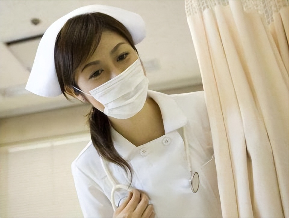 女护士处理男患者隐私部位，会感觉尴尬吗？不妨听听过来人怎么讲