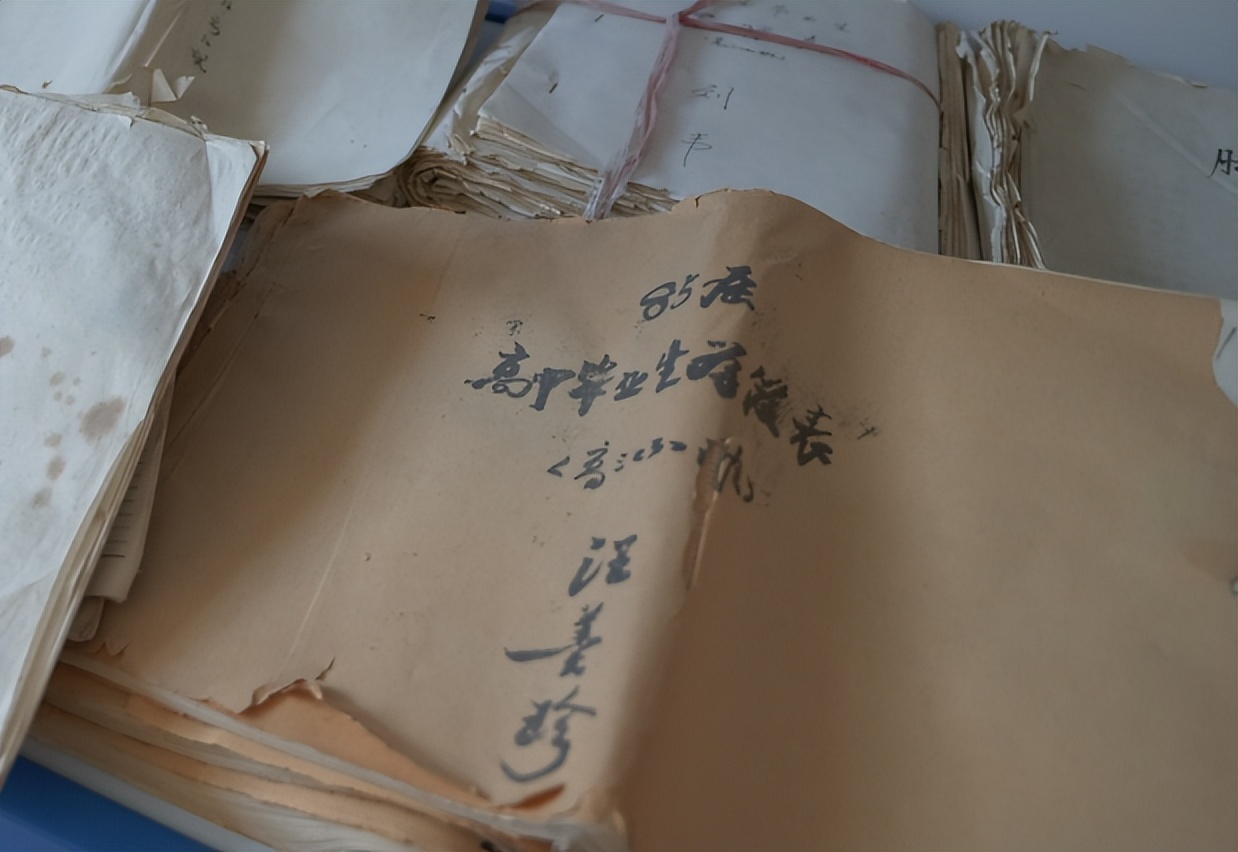 一秒穿越回到小时候,一秒穿越到高中