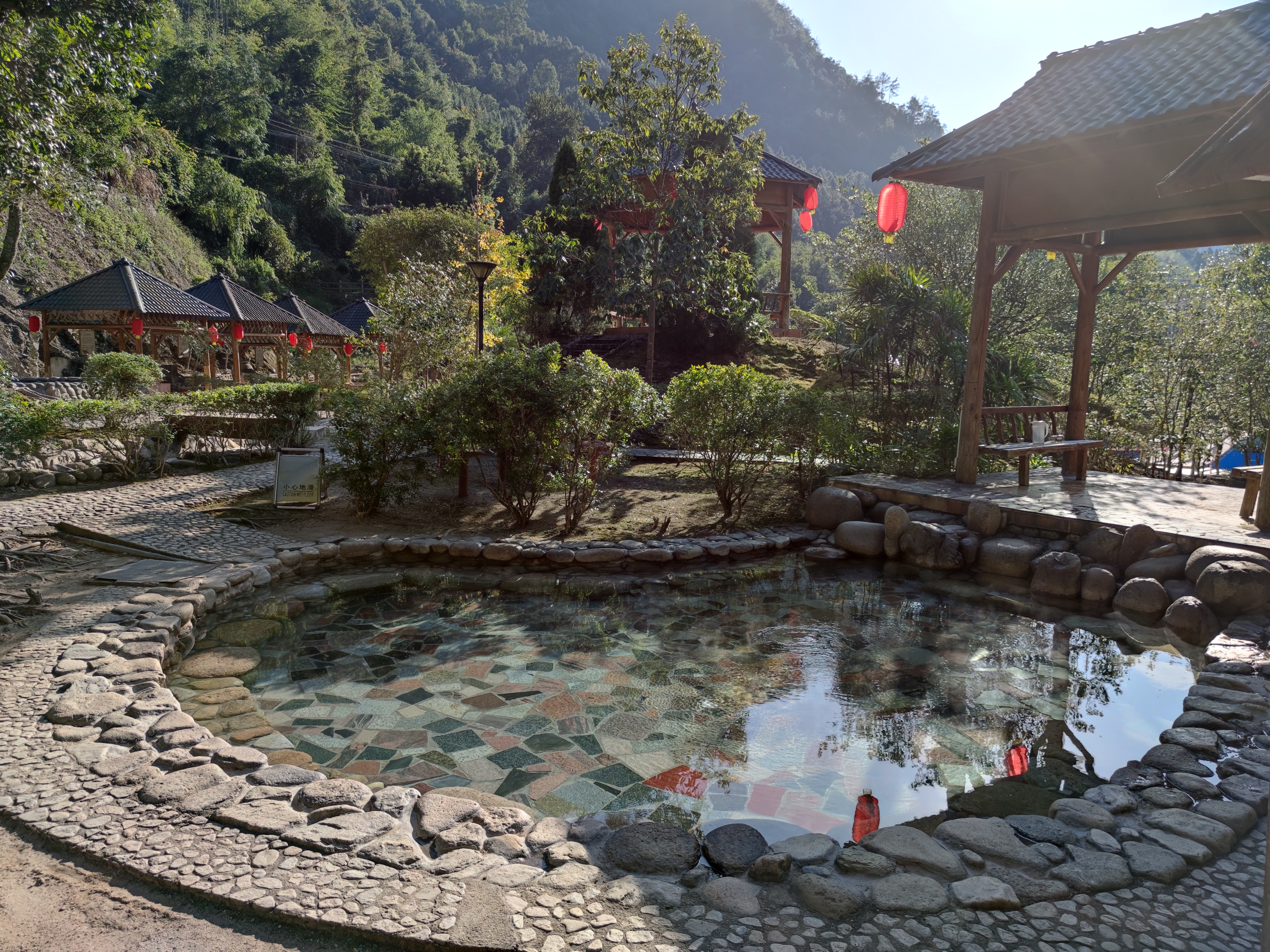 清远避暑温泉山庄,清远森林温泉