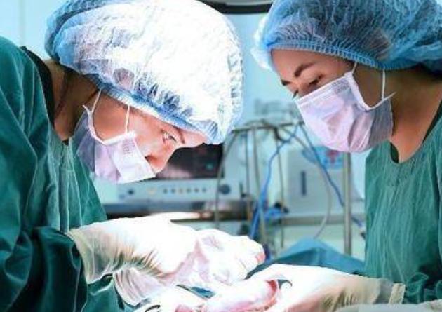 女人无子宫无卵巢,51岁女子试管生下4胞胎