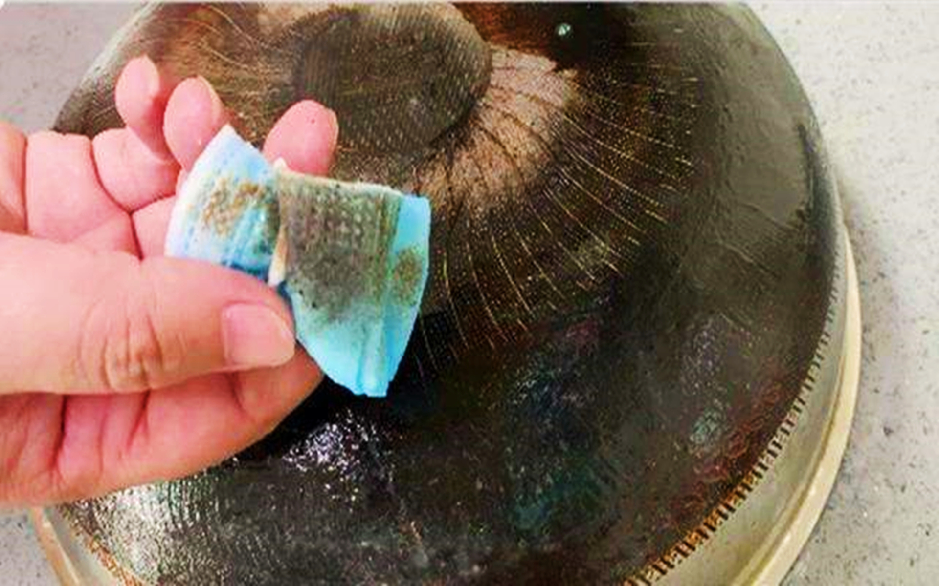 抽油烟机油污清洗自制妙招,不管油烟机多脏只需一只口罩