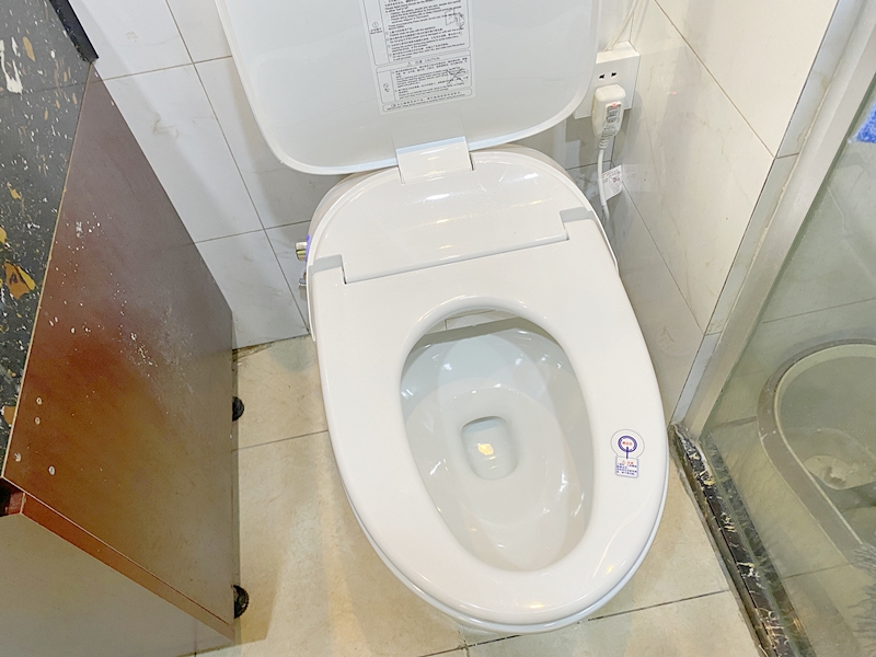 马桶一直流水找物业维修吗,马桶排污口坏是物业维修吗